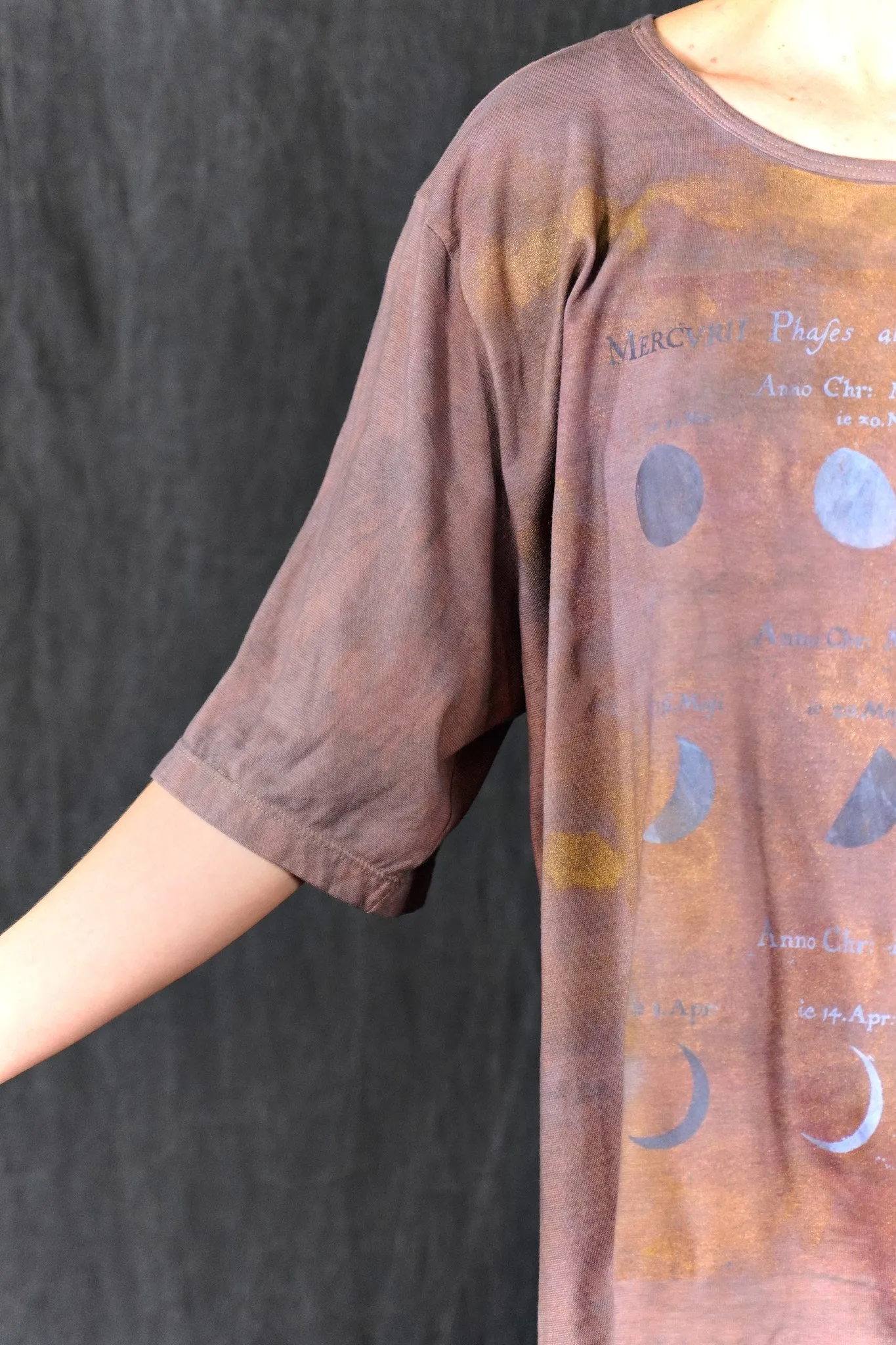 1171HD Fiona Tee Mocha Moon Phase