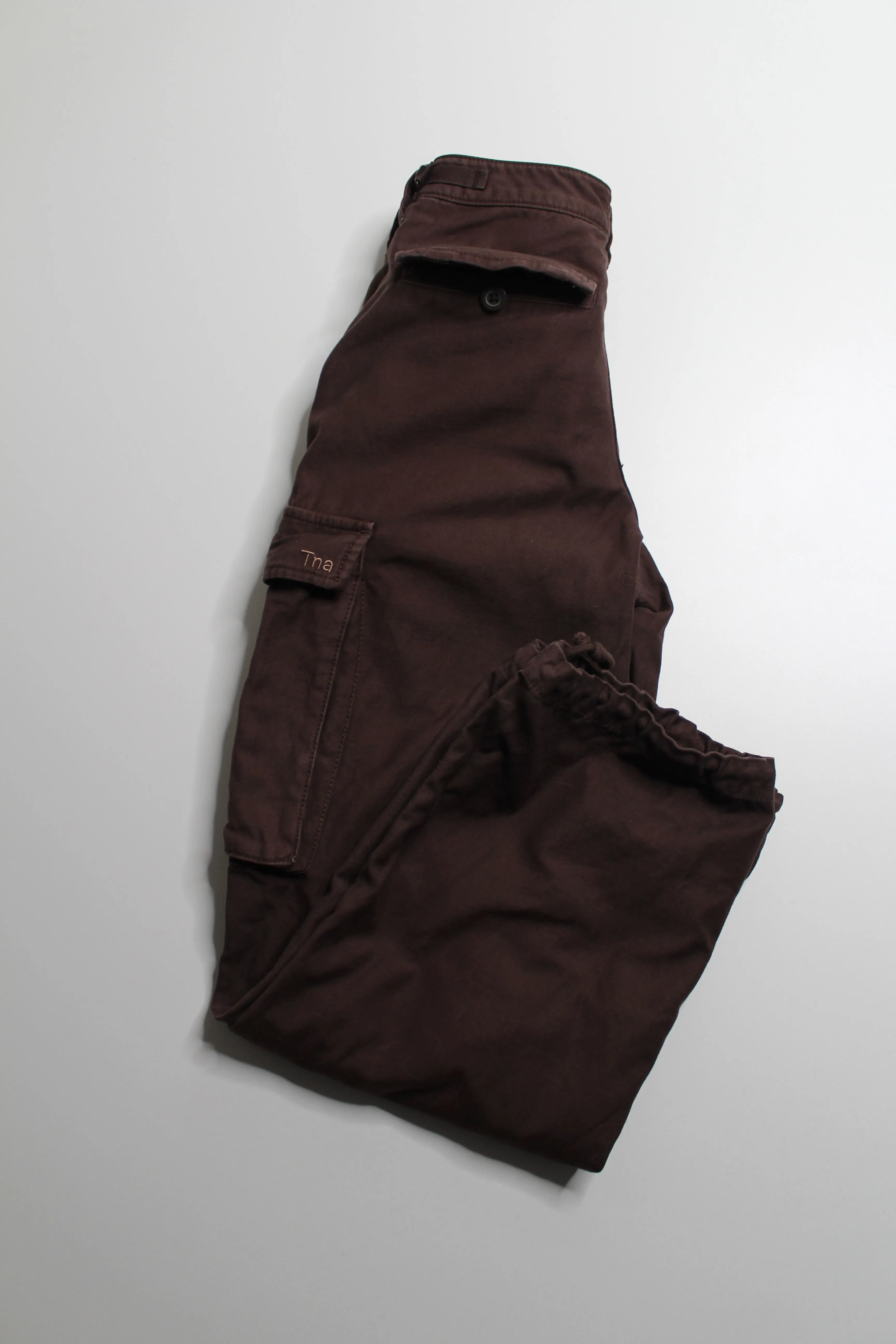 Aritzia TNA mocha brown wide leg drawstring bottom cargo pant, size 00 (size 23)