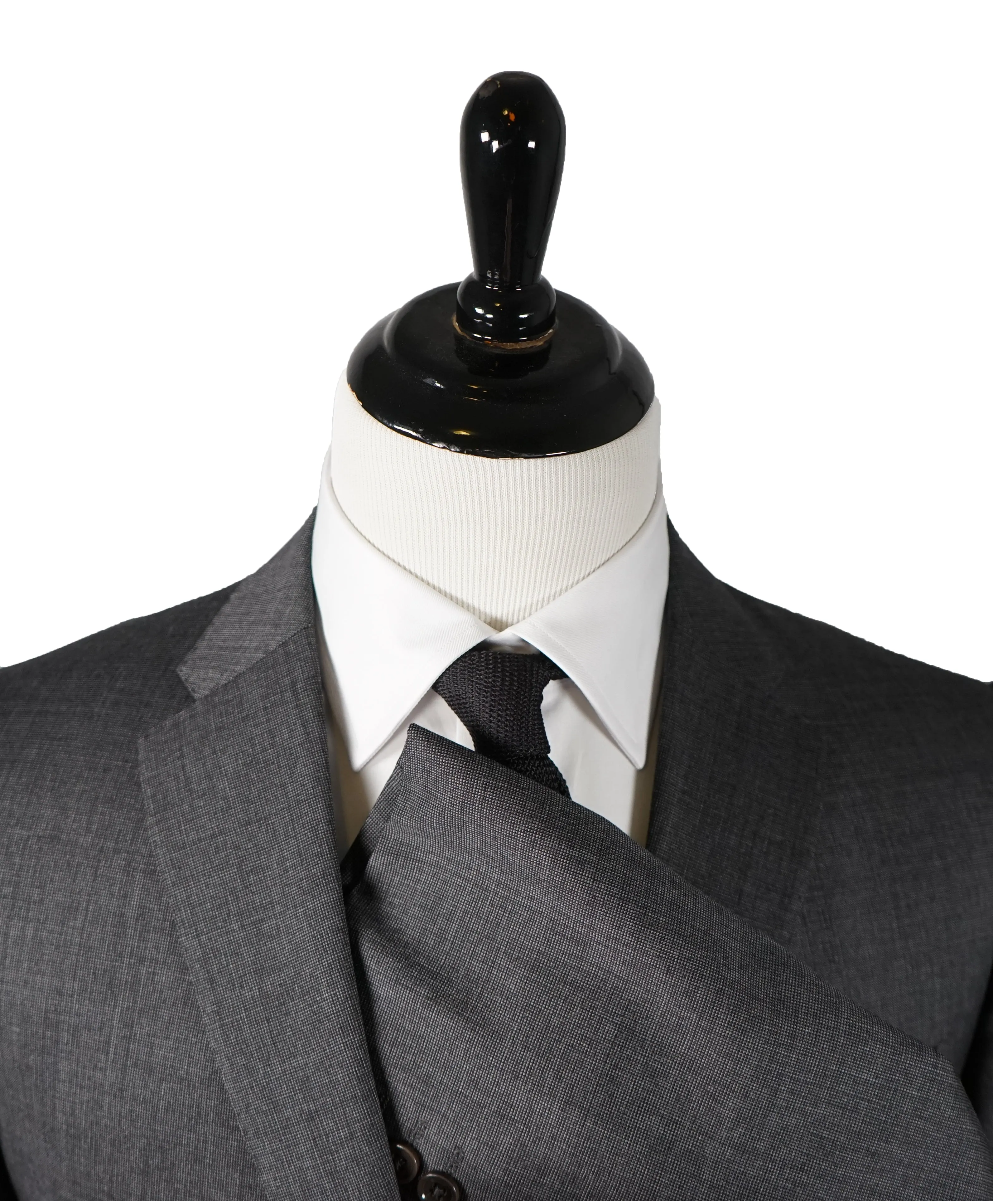 ARMANI COLLEZIONI - “METROPOLITAN” Slim Gray Textured Suit - 44R