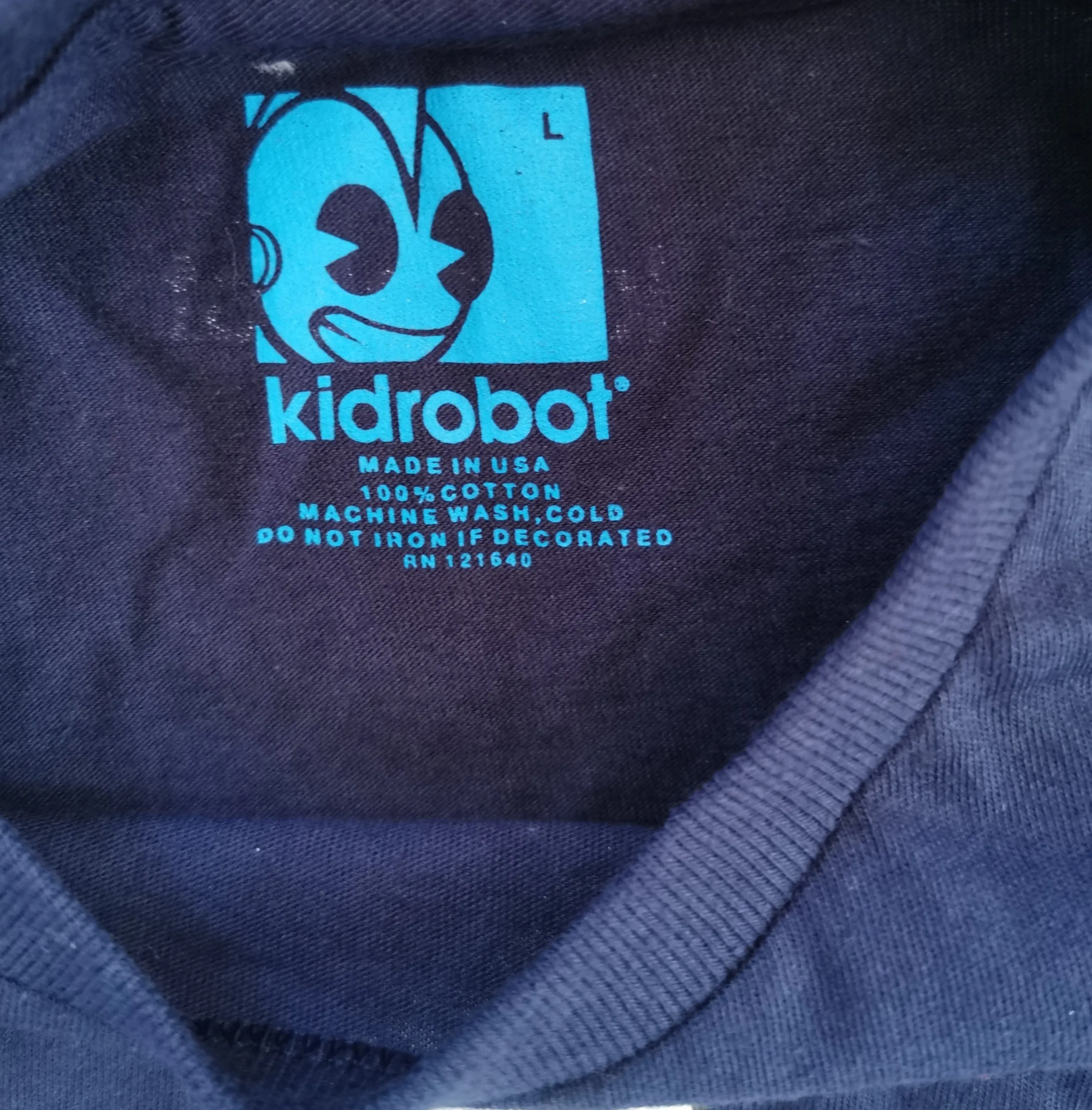 BOY SIZE LARGE (12/14 YEARS) - KIDROBOT Graphic Fat Cap T-shirt NWT B49