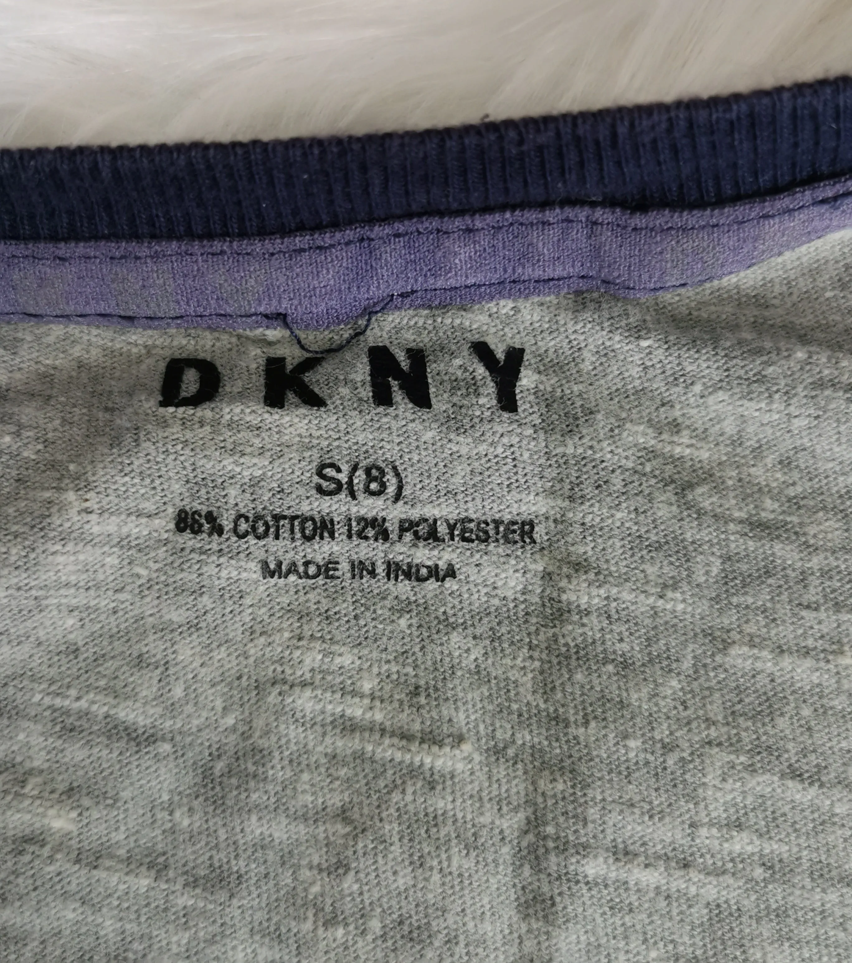 BOY SIZE SMALL (8 YEARS) - DKNY, Graphic T-shirt VGUC B3