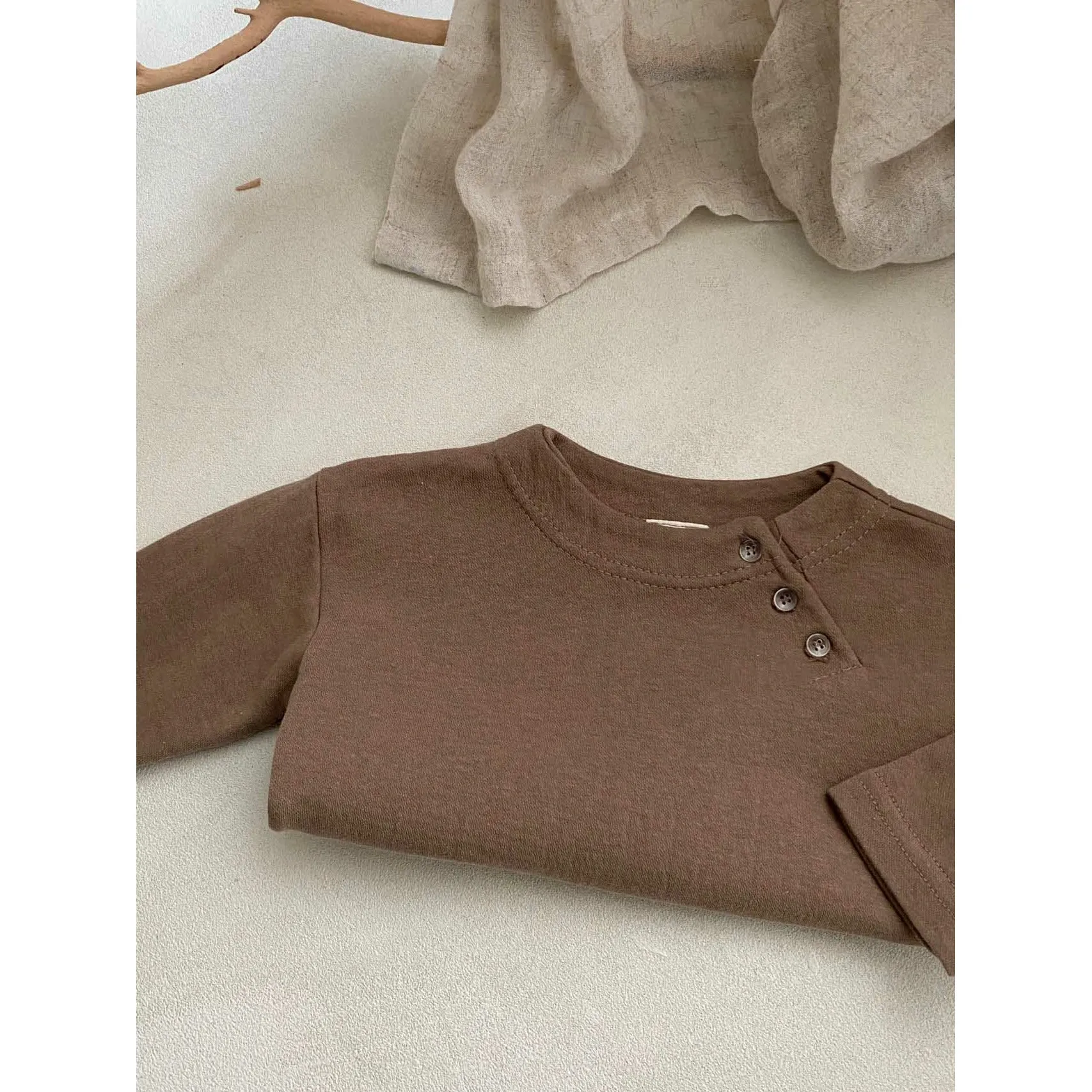 Charlie Baby Button Tee | Mocha