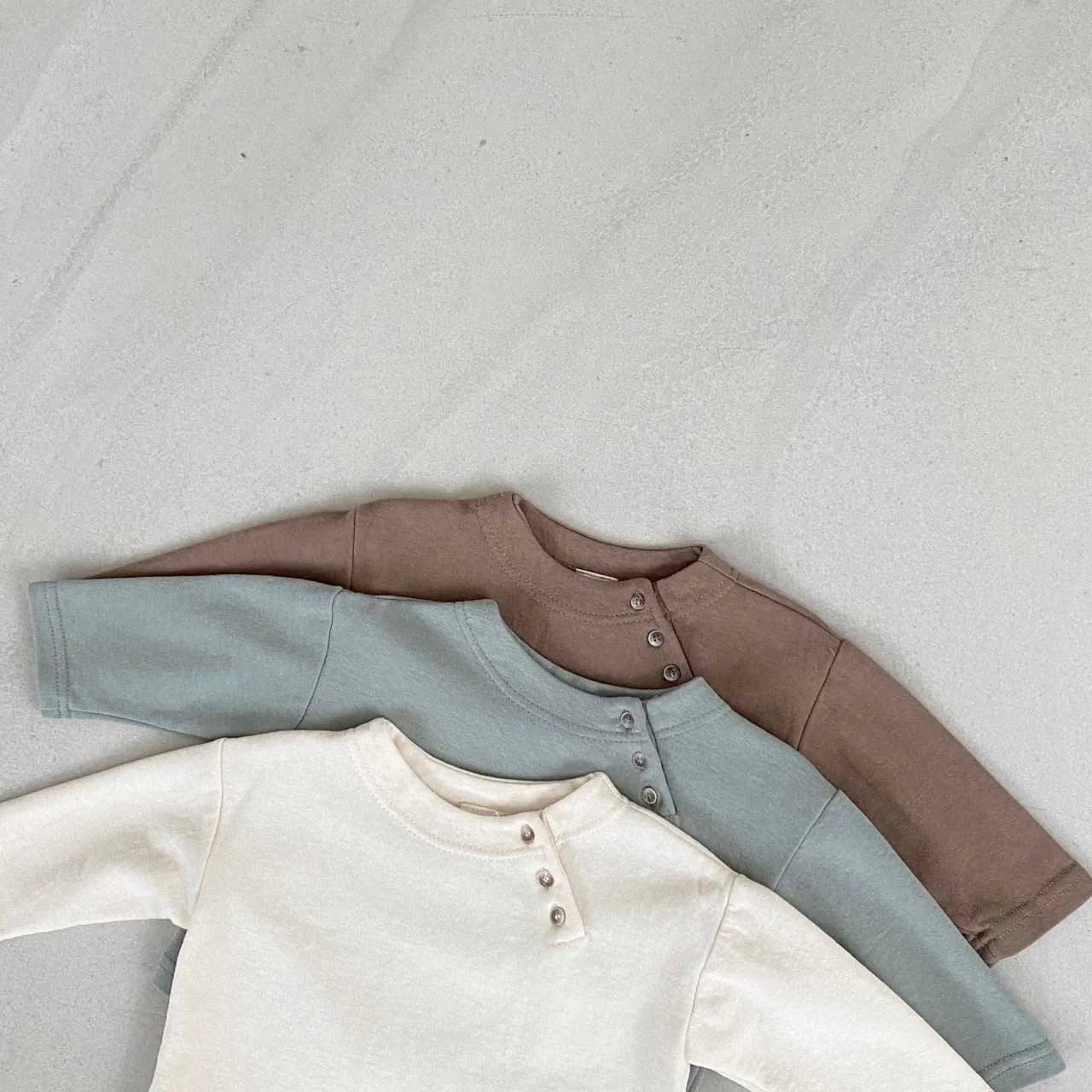 Charlie Baby Button Tee | Mocha