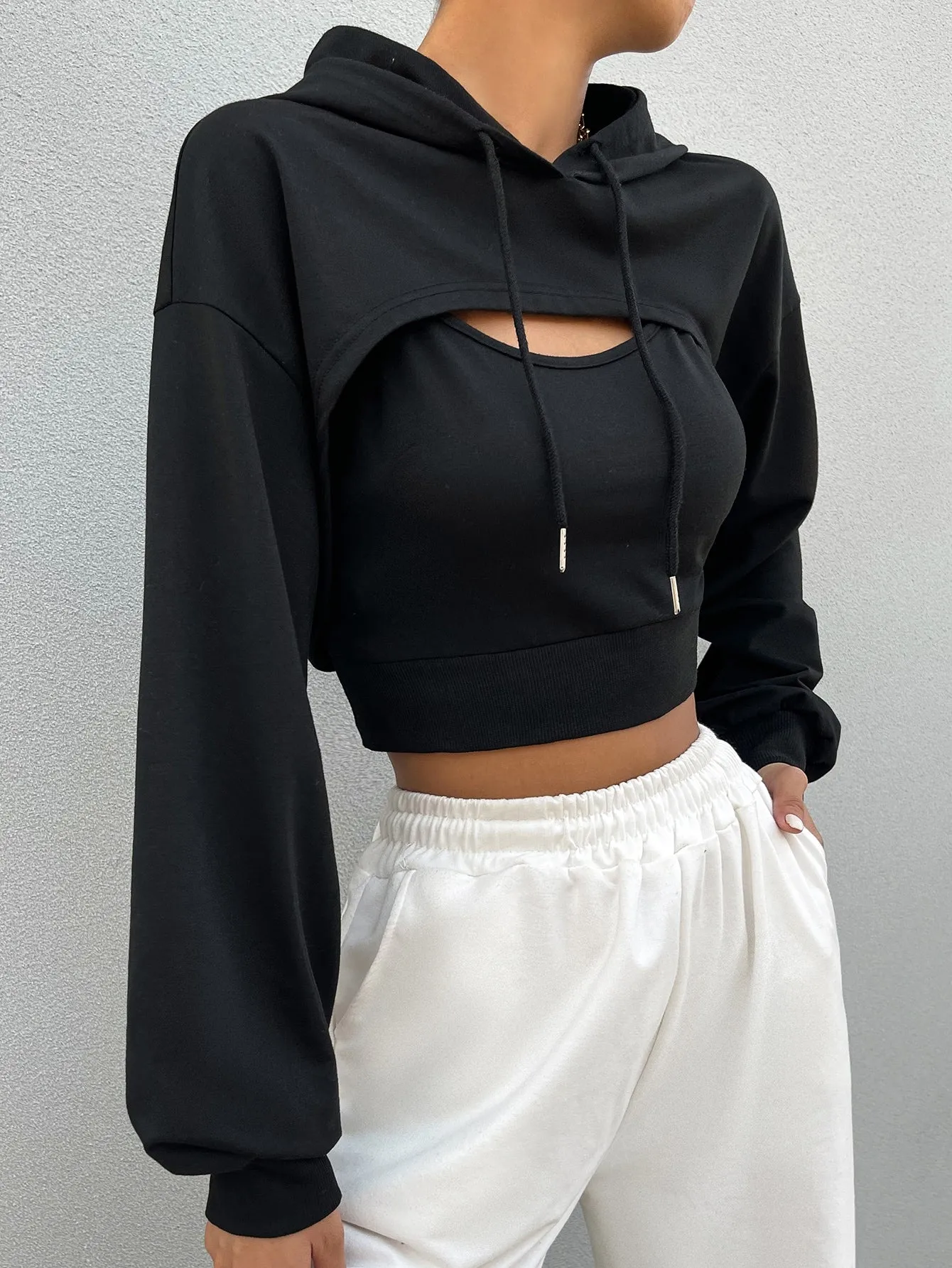 Cherry Vibes: Sudadera corta con capucha en