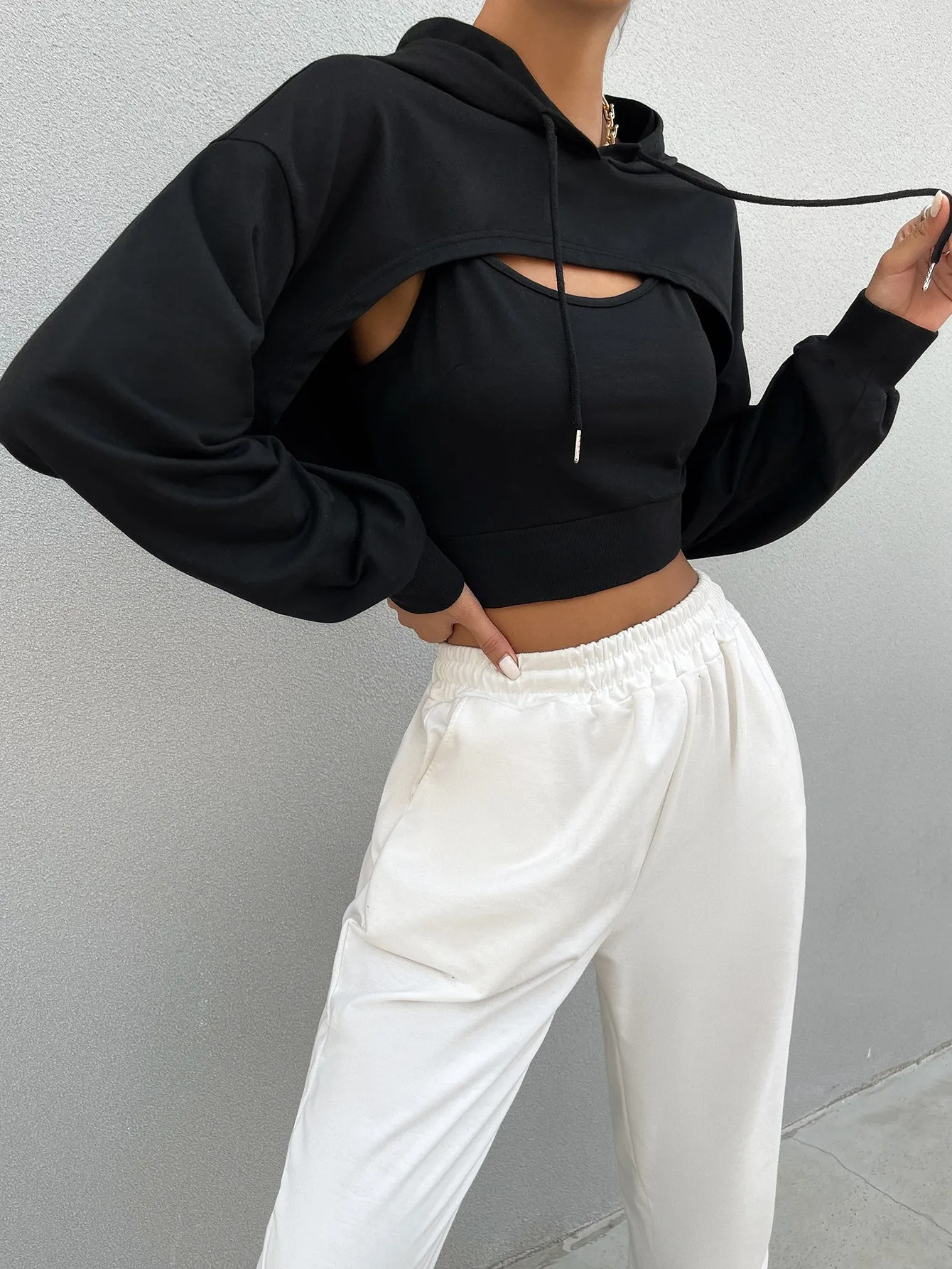 Cherry Vibes: Sudadera corta con capucha en