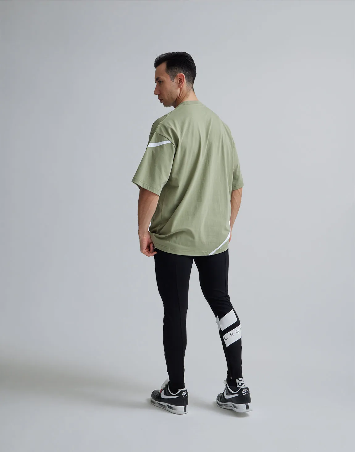 CRONOS GEOMETRIC LOGO OVERSAIZE T-SHIRTS【MOS.GREEN】