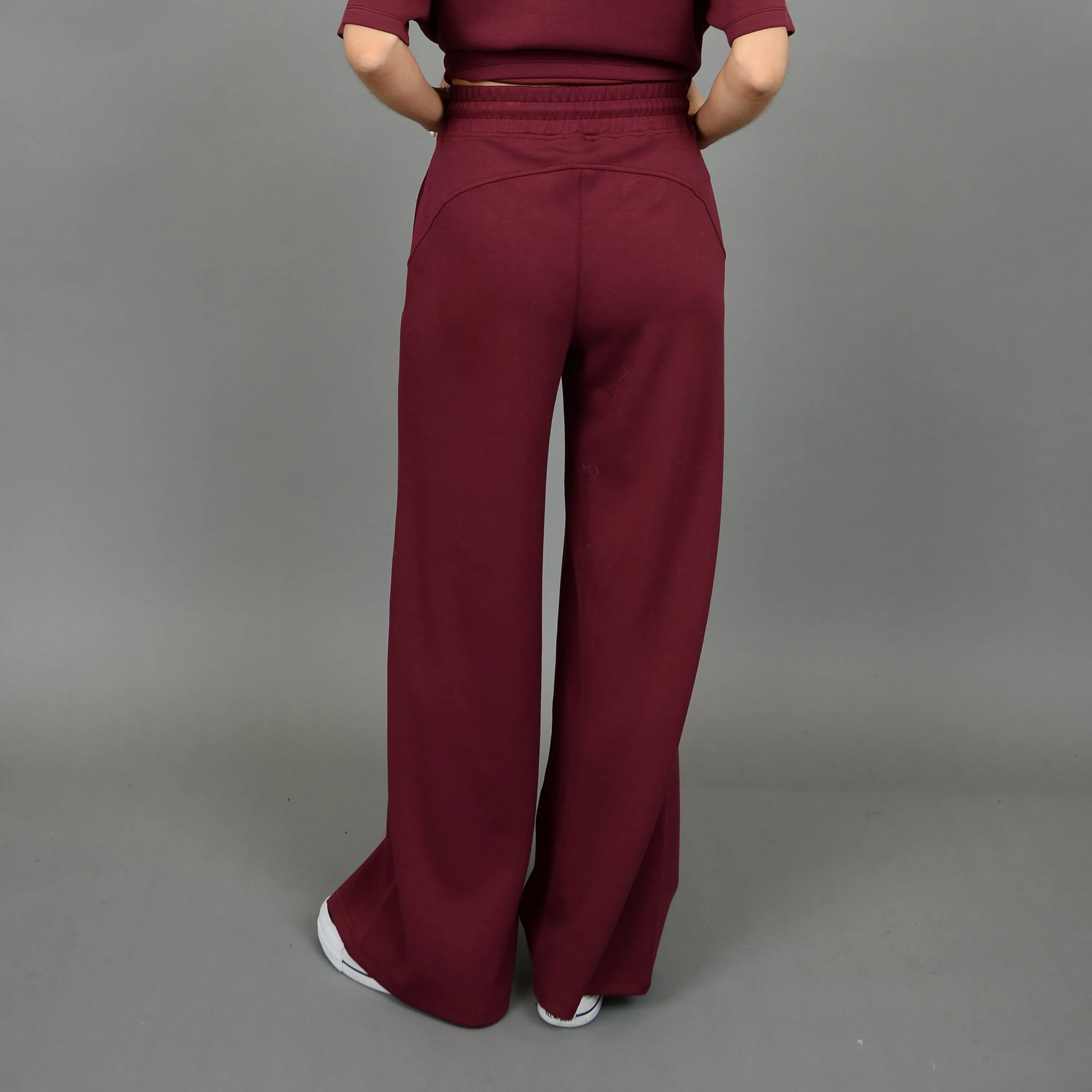 ERIKA SCUBA JOGGER - black, olive or oxblood