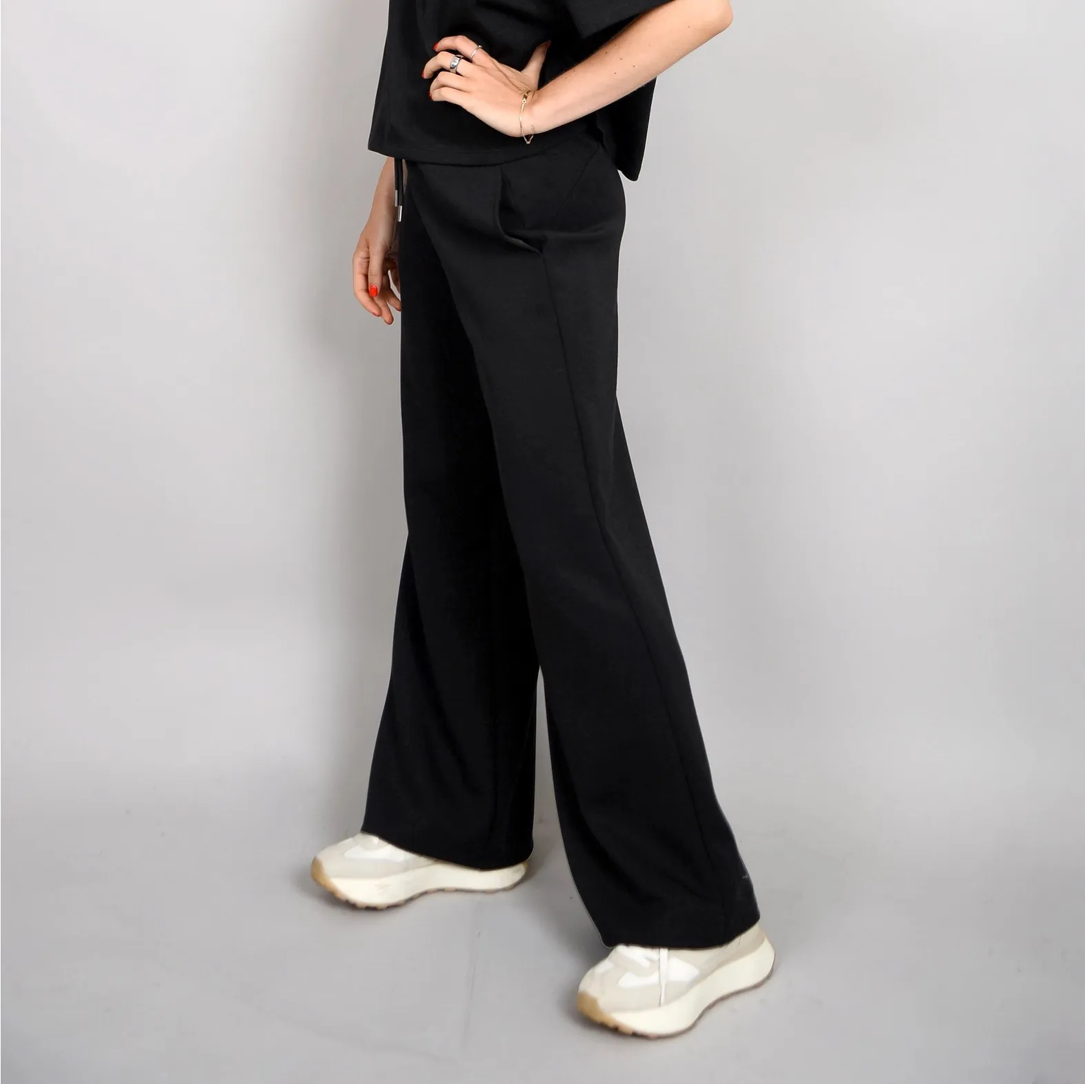 ERIKA SCUBA JOGGER - black, olive or oxblood