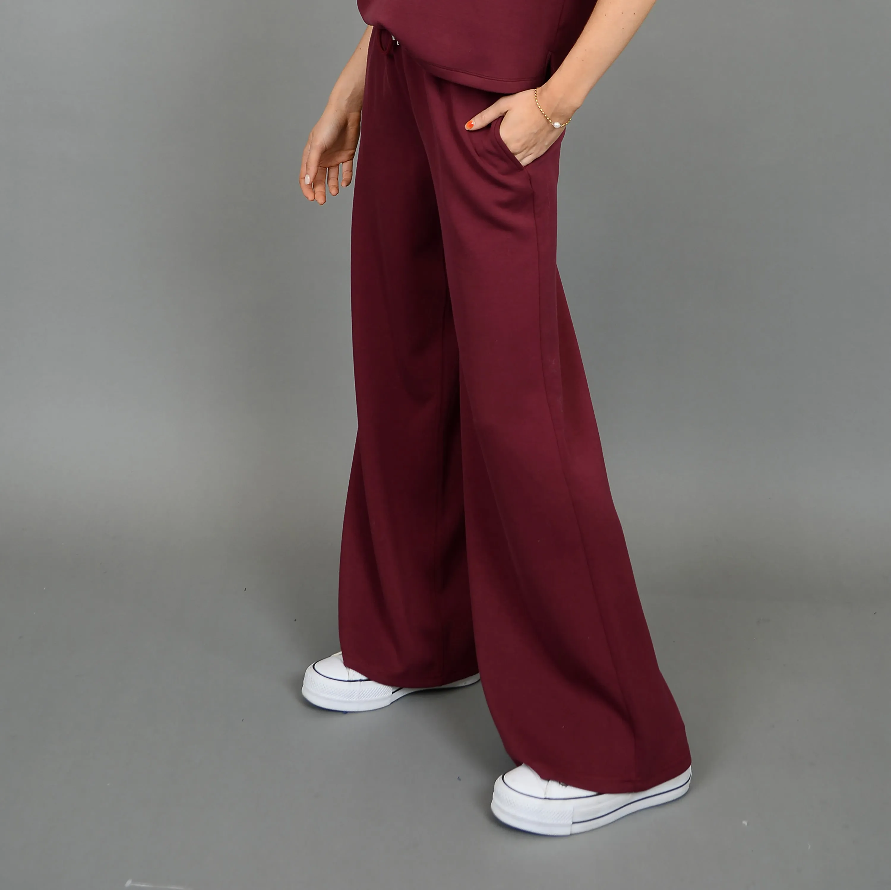 ERIKA SCUBA JOGGER - black, olive or oxblood