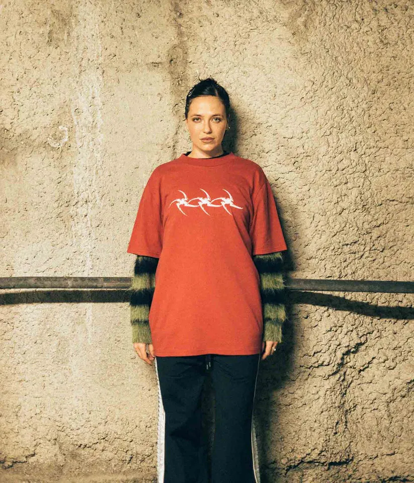 FORMER - COMBAT STAR OVERSIZED T-SHIRT - WASHED  RED