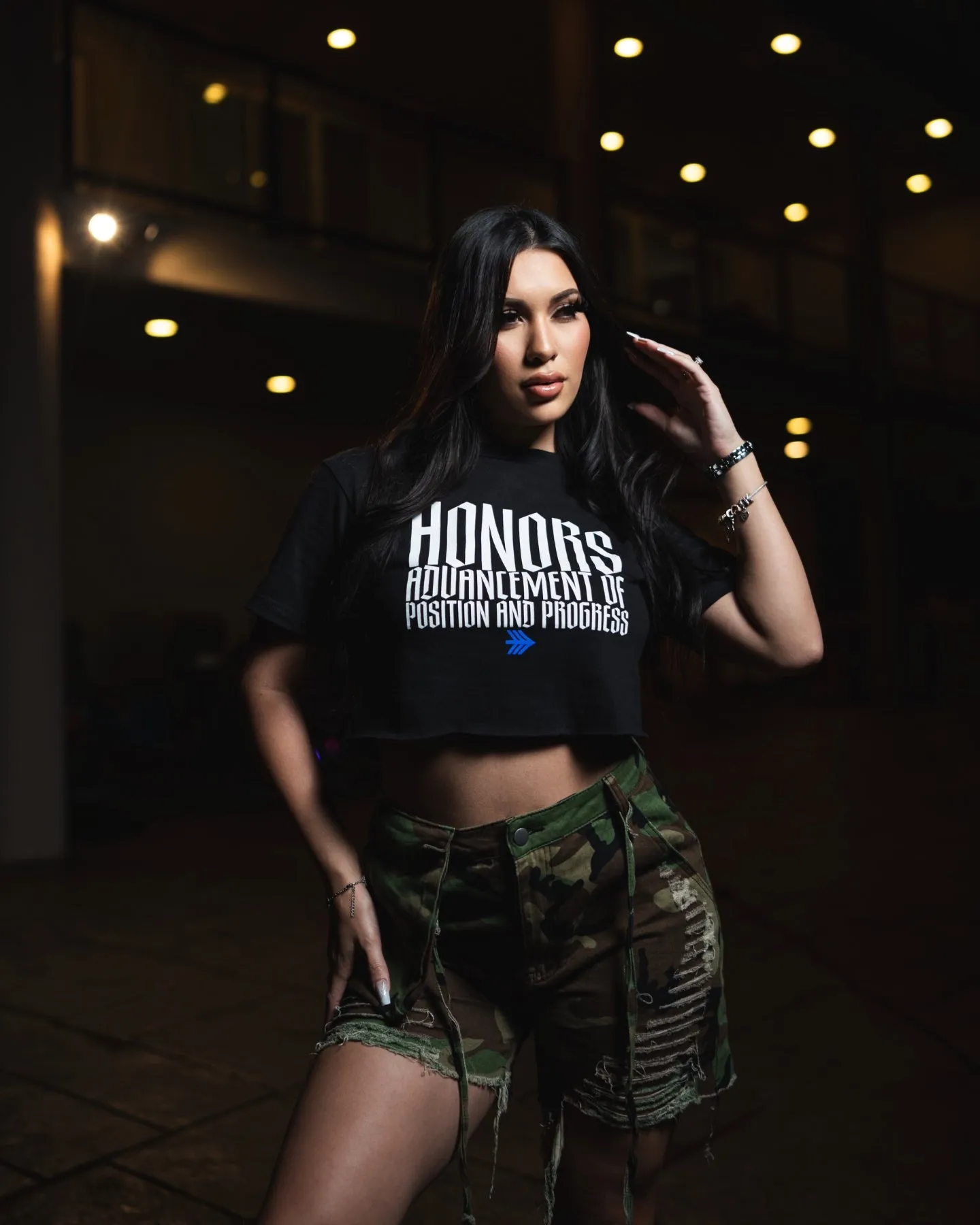 GANDUR- BLACK TEE
