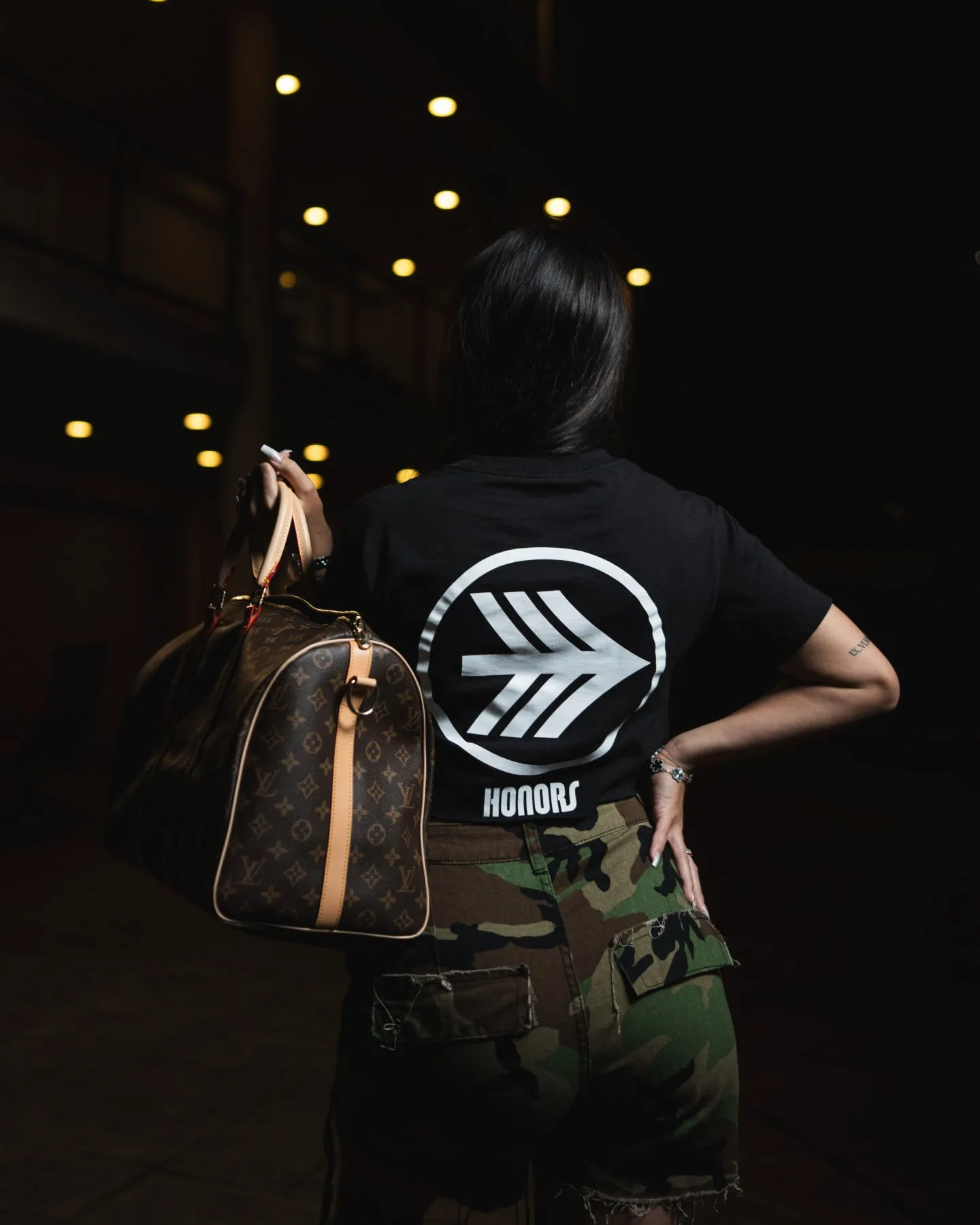 GANDUR- BLACK TEE