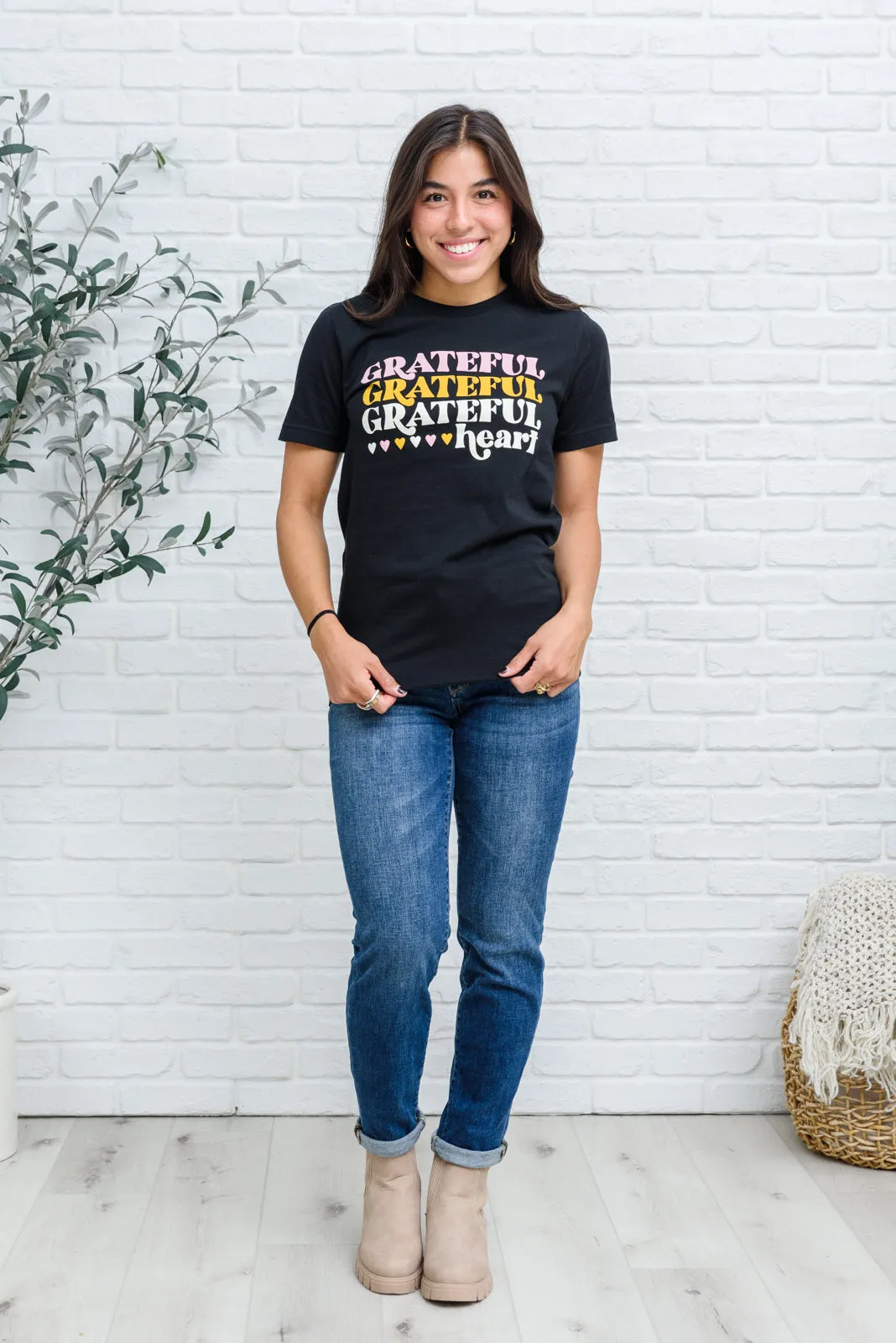 Grateful Heart Graphic T-Shirt In Black (Ships in 1-2 Weeks)