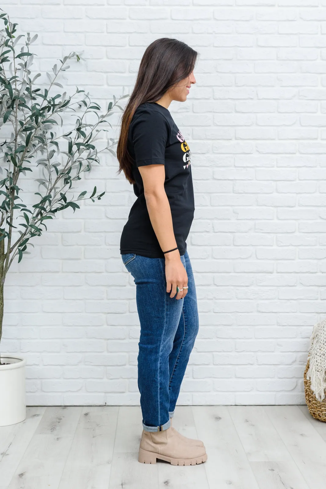Grateful Heart Graphic T-Shirt In Black (Ships in 1-2 Weeks)
