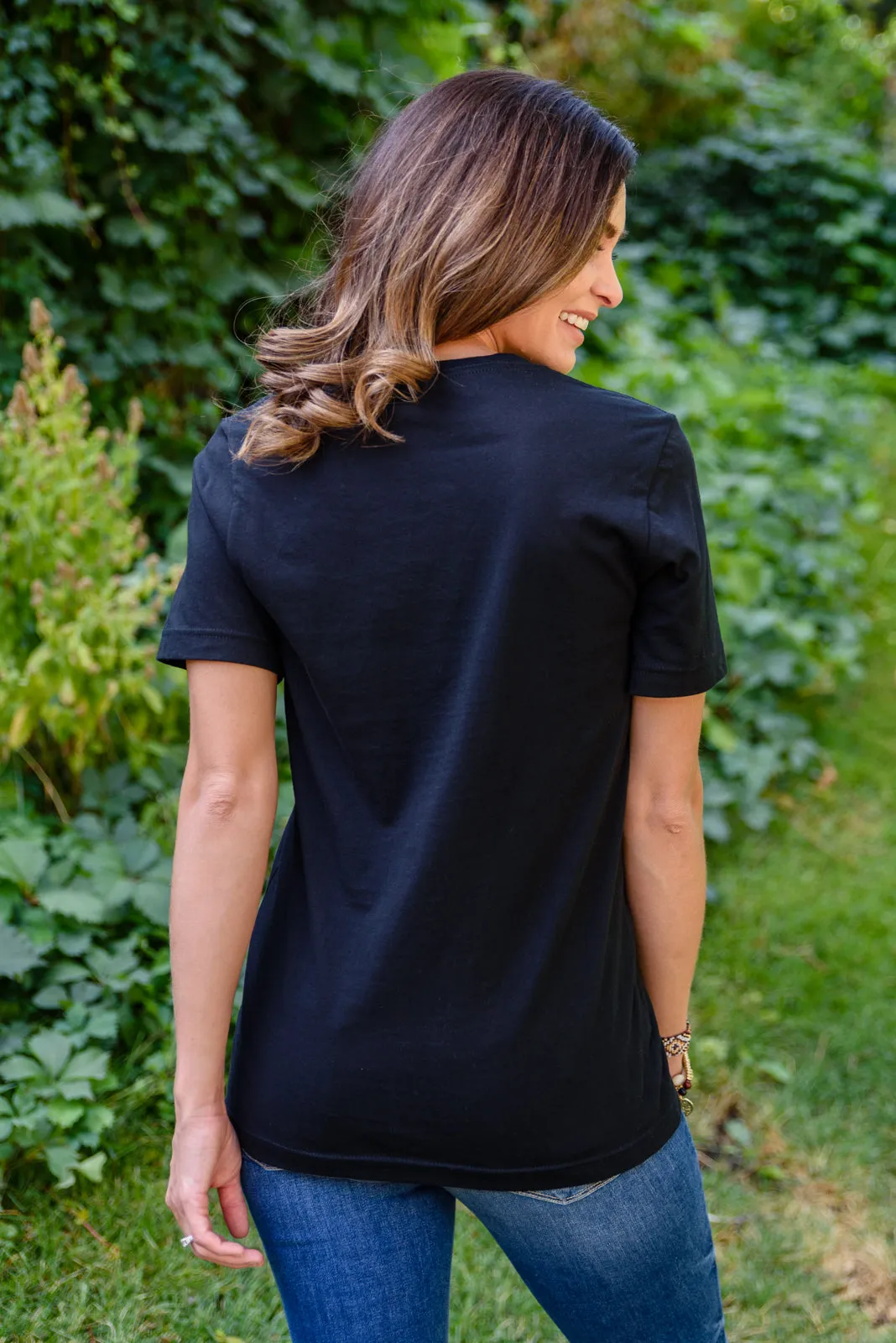 Grateful Heart Graphic T-Shirt In Black (Ships in 1-2 Weeks)