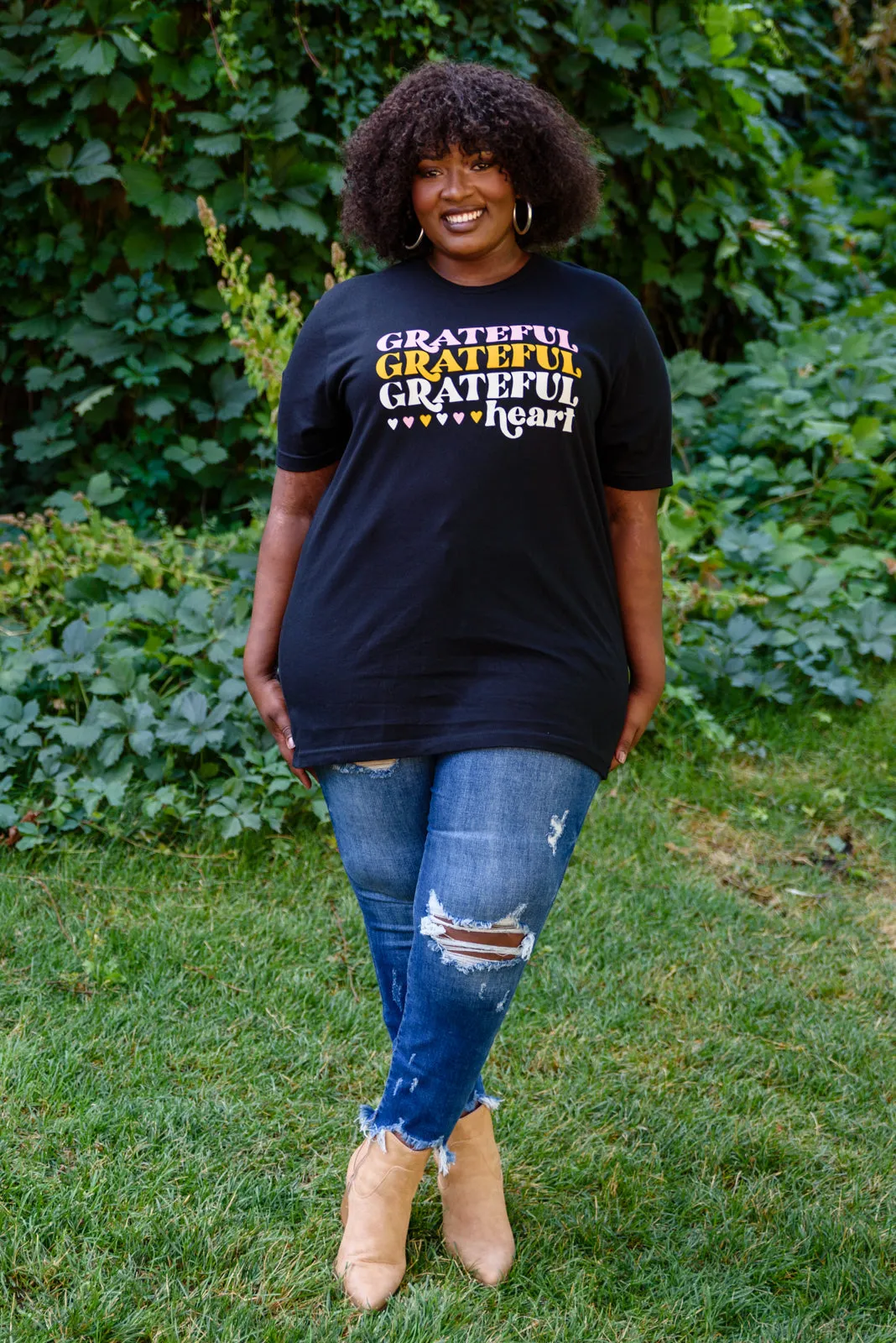 Grateful Heart Graphic T-Shirt In Black (Ships in 1-2 Weeks)