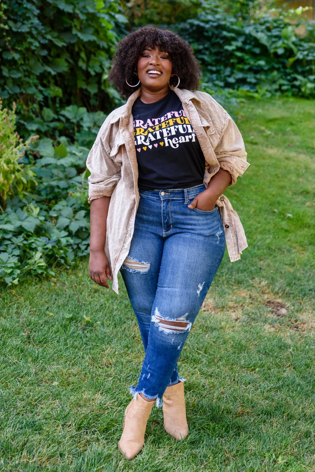 Grateful Heart Graphic T-Shirt In Black (Ships in 1-2 Weeks)