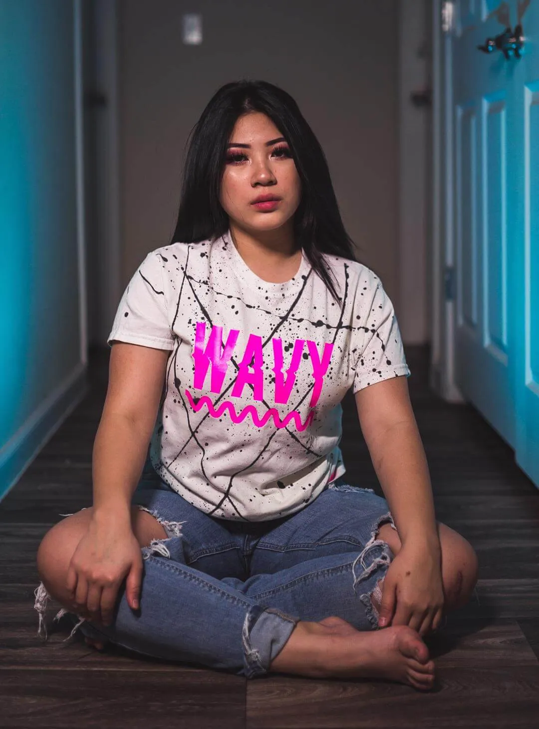 Neon Pink Wavy | White/Black Splash Tee