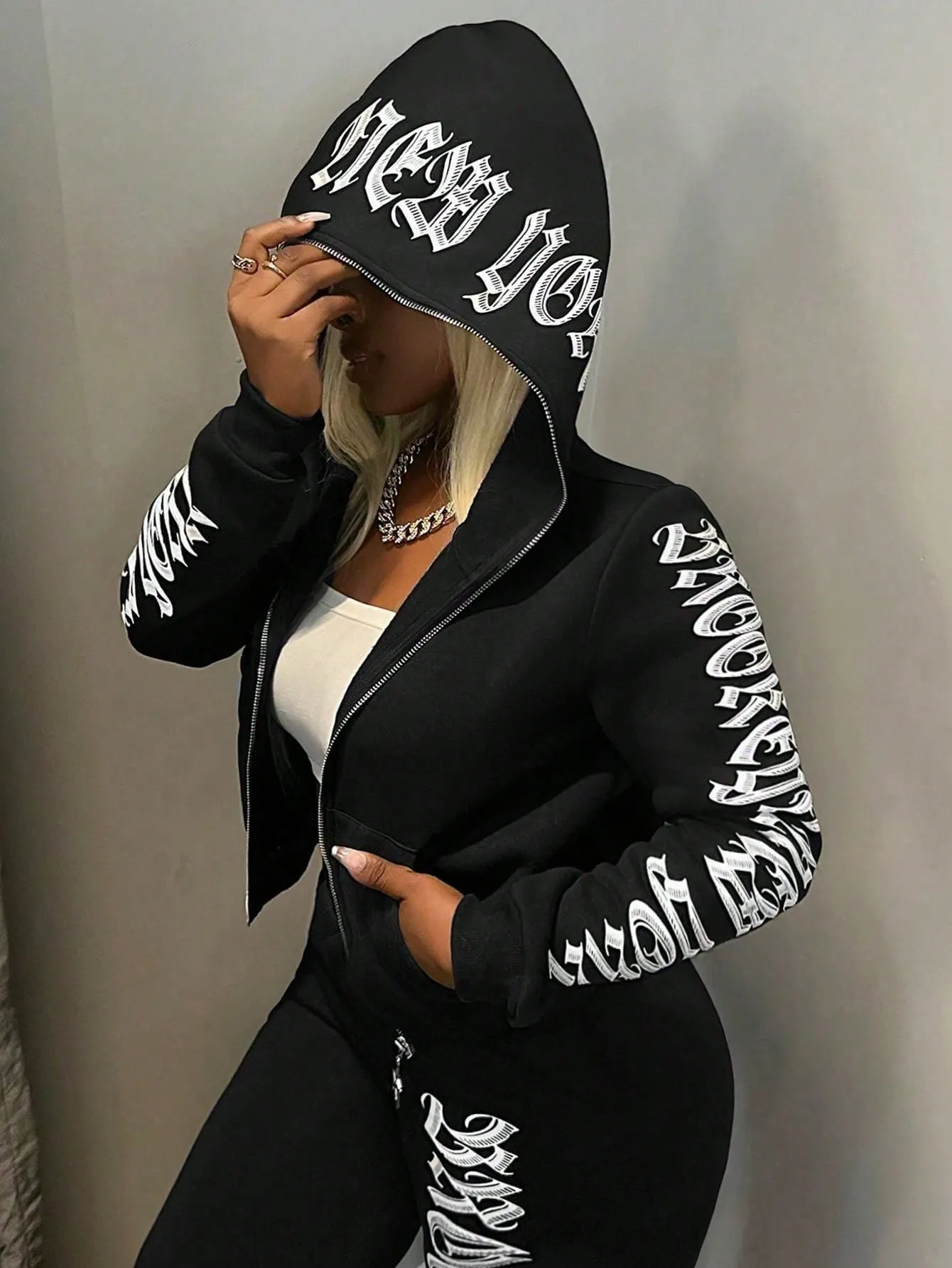 Sudadera con cremallera frontal BamGleam en Cherry Vibes