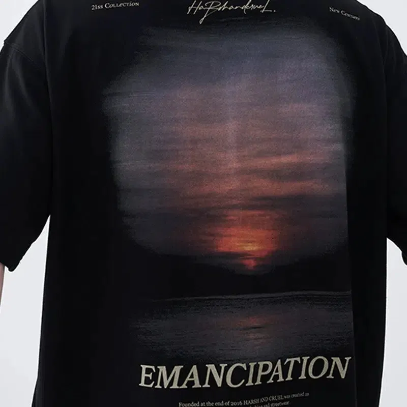 Sunset Graphic Crew Neck T-Shirt