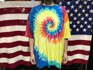 Tie Dye 90’s Vintage Swirl Design T-Shirt