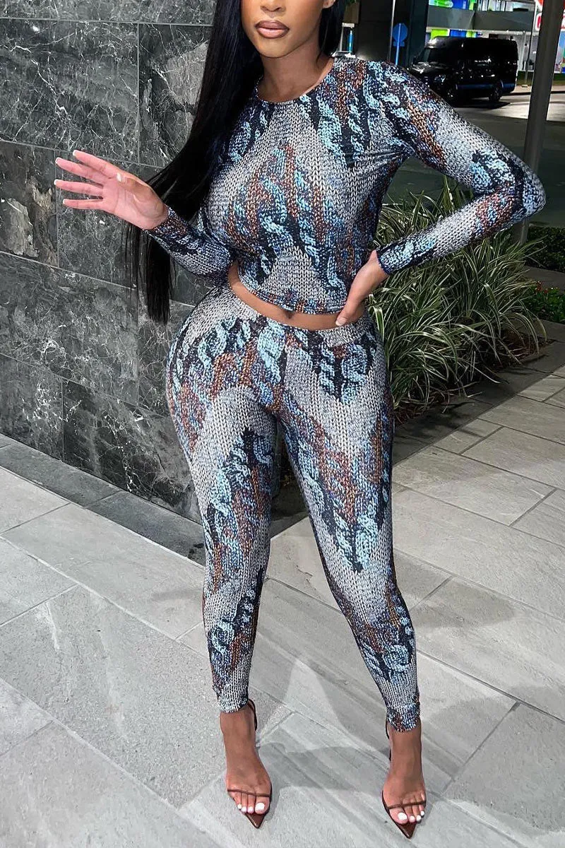 UL691 Graphic Round Neck Long Sleeve Slim Fit Top and Pants Set
