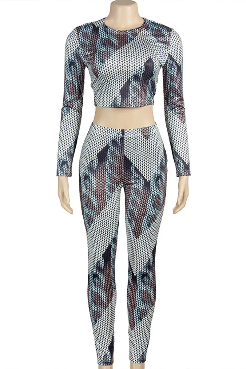 UL691 Graphic Round Neck Long Sleeve Slim Fit Top and Pants Set