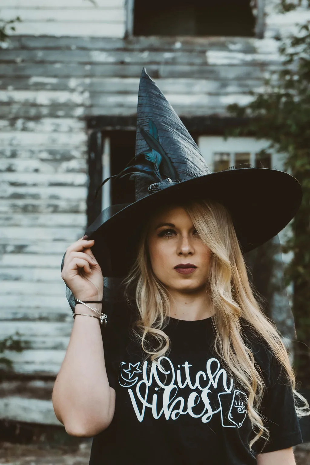 Witchy Vibes Tee - Black