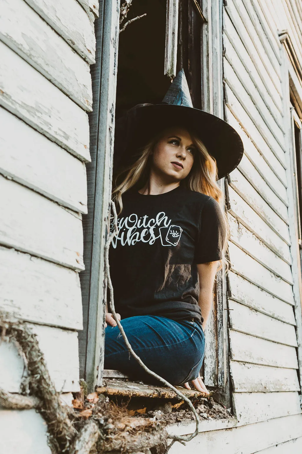 Witchy Vibes Tee - Black